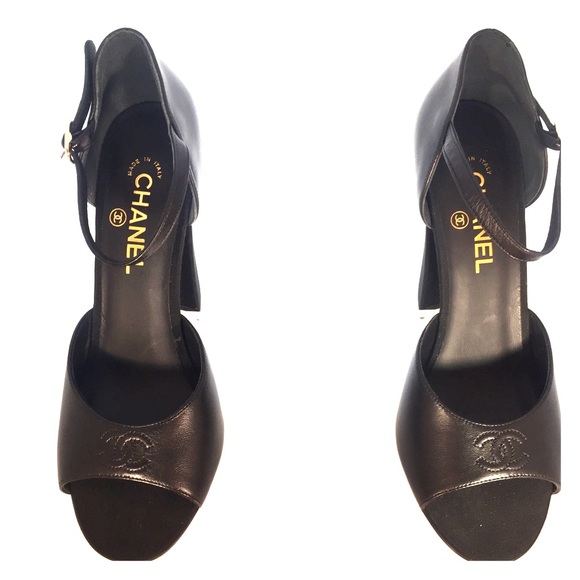 Chanel - Picture 2 of 11